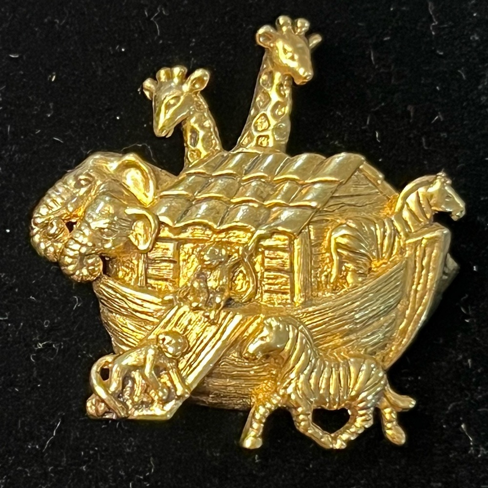 Avon Gold-tone Noah's Ark Brooch
